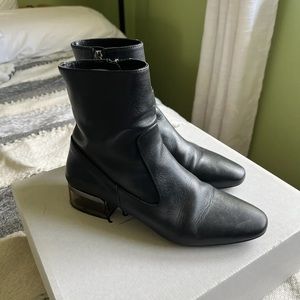 Black booties from l’intervalle - Bottes noires de l'intervalle